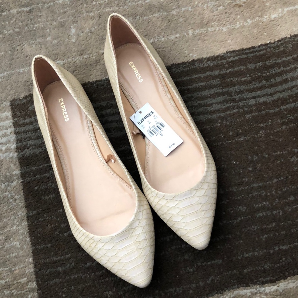 Express Nude Flats NWT